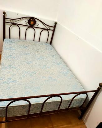 Letto in metallo