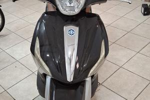 Beverly 300 ie