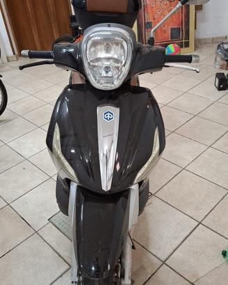 Beverly 300 ie