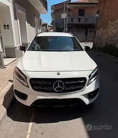 MERCEDES GLA 220 D PREMIUM AMG NIGHT - 4 MATIC