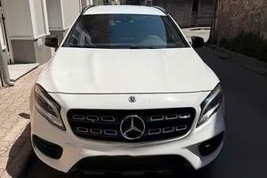 MERCEDES GLA 220 D PREMIUM AMG NIGHT - 4 MATIC