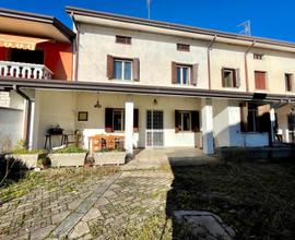 Comoda casa tricamere con giardino