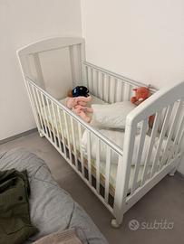 Culla di legno neonato