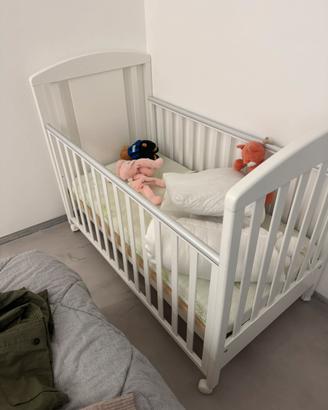 Culla di legno neonato