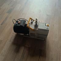 Pfeiffer DUO 5 Vacuum Pump – Funzionante.