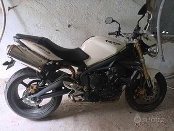 Triumph Street Triple 