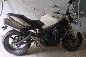 Triumph Street Triple 