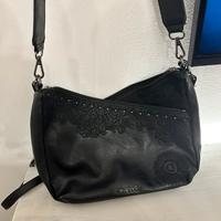 Borsa e portafoglio Disegual