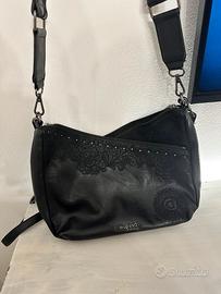 Borsa e portafoglio Disegual