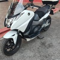 Integra 750 DCT sempre garage