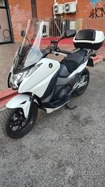 Integra 750 DCT sempre garage