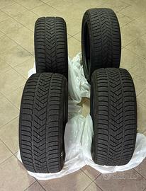 Gomme Pirelli Winter Sottozero 3 - 255/45 R19