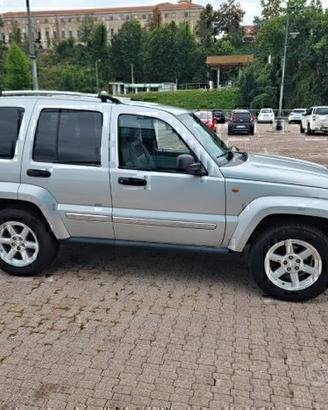 Jeep Cherokee valutiamo usato /