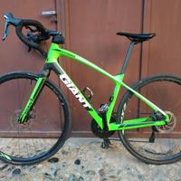 Gravel Giant in carbonio nuova!