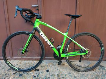 Gravel Giant in carbonio nuova!