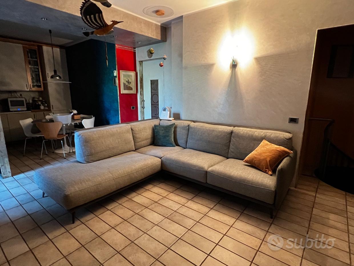 Divano doppio angolo Mobili usati