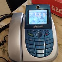 Coppia di videotelefoni.