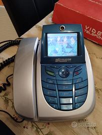 Coppia di videotelefoni.