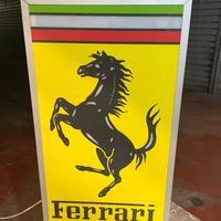 Insegna luminosa Ferrari