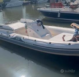 Gommone 7,40 300cv entrobordo