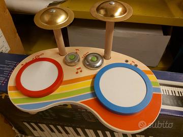 tavolino con tamburi in legno 