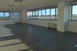 Immobile commerciale uso ufficio, studio, clinica