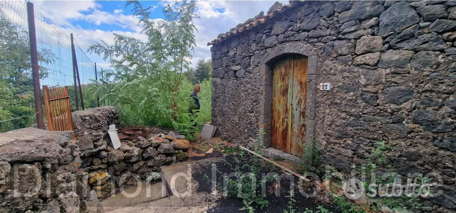 Terreno con fabbricato a Vena - Piedimonte Etneo - Vista 5