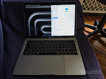 mac book pro 13" 2017 intel I5 8g 256GB