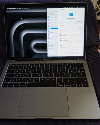 mac book pro 13" 2017 intel I5 8g 256GB