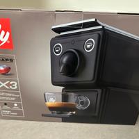 Macchina del caffé illy X3