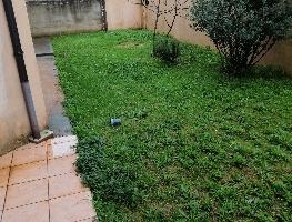 Appartamento arredato con giardino a piano terra