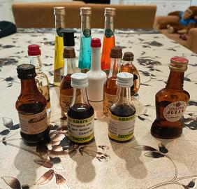 13 bottigliette mignon liquori assortiti