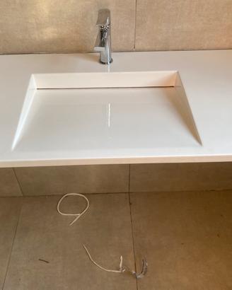 Lavandino design moderno molto bello + miscelatore