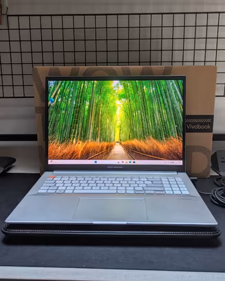ASUS Portatile Vivobook 4K OLED 16" i7 16GB 1TB