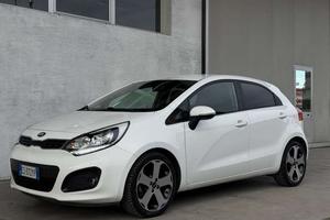 Kia Rio Rio III 2011 3p 1.4 crdi Cool