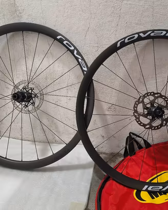 Roval Terra CL gravel