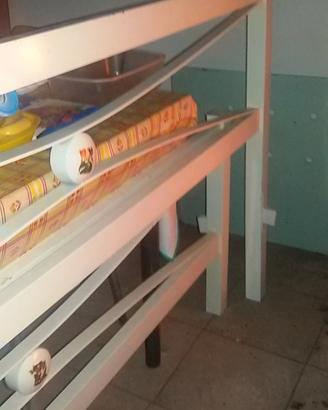 letto in ottone bianco