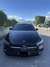 Mercedes Benz A180d Premium AMG-Line