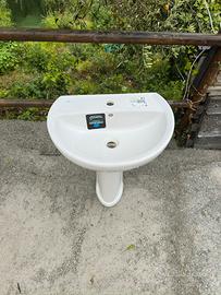 Lavabo con colonna mai usato