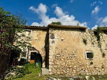 RUSTICO A CAPRINO VERONESE