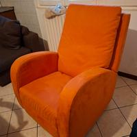 poltrona con poggiapiedi