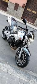 Suzuki gsr 600