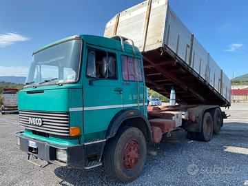 Iveco 190-38 3 Assi RIBALTABILE 3 Assi