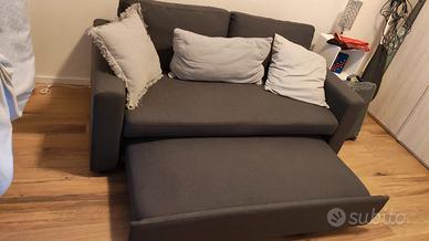Divano 2 posti con pouf estraibile