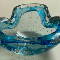 Portacenere azzurro in vetro di Murano con bolle