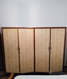 armadio antico molto particolare 