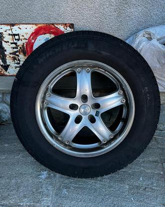 cerchio  + pneumatico 235 65 17 michelin