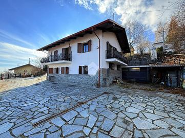VILLA SINGOLA A COLLERETTO CASTELNUOVO