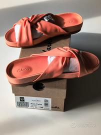 Ciabatte in pelle Clarks colore corallo numero 36 