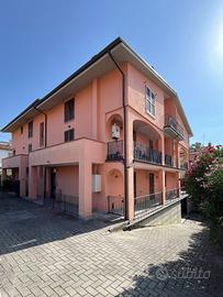 Trilocale con terrazzo, due porticati, due bagni
